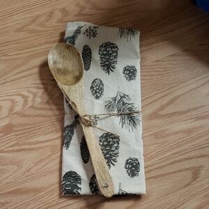 Wooden Spoon and Pinecone Print Towel Set